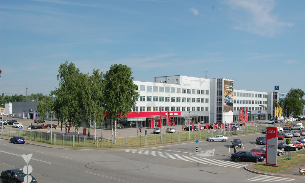 СТО «Автоцентр на Столичном»   является неотъемлемым звеном целого комплекса, где с марта 2003 года обслуживают, ремонтируют и продают автомобили ряда марок: Opel, Kia, Chevrolet, Lada, Chery и ЗАЗ